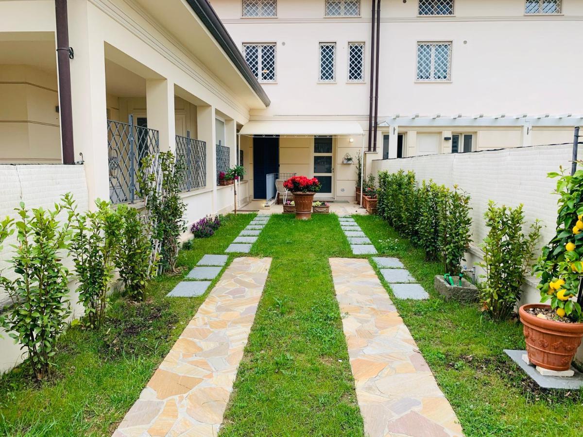Cb House Holiday ปิเอตราซานตา ภายนอก รูปภาพ